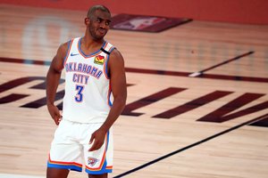NBA drebina mainai: Ch. Paulas siunčiamas į „Suns“ komandą