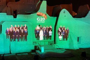 G20 lyderiai – už visų šalių aprūpinimą COVID-19 vakcinomis ir vaistais