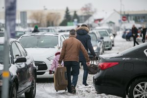 Grįžtantiems iš užsienio – paini Vyriausybės žinia, kas jų laukia Lietuvoje