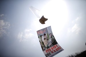 Pietų Korėja uždraudė siųsti propagandines skrajutes į Šiaurės Korėją