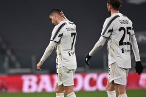 Italijoje – neįmuštas C. Ronaldo baudinys ir „Juventus“ lygiosios