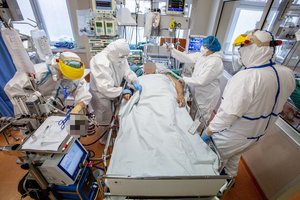 Lietuva fiksuoja dar vieną užsikrėtimų rekordą: nustatyti 3934 nauji atvejai, koronavirusas pražudė 75 žmones
