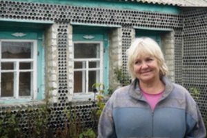 Moteris spjovė į statybininkų patarimus ir savo namą apsišildė pati