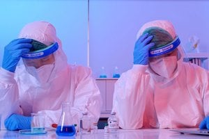Prancūzijoje užfiksuoti du galimi naujos atmainos koronaviruso židiniai