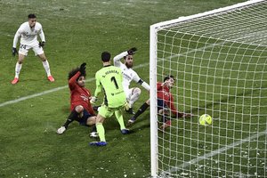 Madrido klubai strigo: „Atletico“ sustabdė sniegas, o „Real“ – Pamplonos klubas