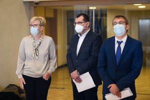 Lietuva peržvelgs karantino ribojimus: su ekspertais tarsis, ar galima švelninti sąlygas