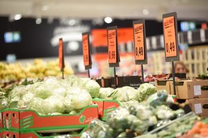Čekijoje didelės parduotuvės privalės prekiauti daugiausia vietos maisto produktais