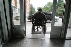 Jei į pastatą nepatenka neįgalieji, jį siūloma tiesiog uždaryti