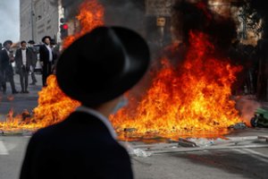 Žydų ultraortodoksai vėl susirėmė su Izraelio policija