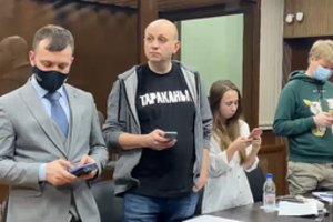Rusijos portalo „Mediazona“ vyriausiajam redaktoriui S. Smirnovui skirta 25 paros arešto