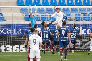 Madrido „Real“ turėjo vytis „Huesca“ futbolininkus, bet išplėšė pergalę