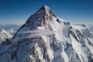 Pakistane toliau ieškomi trys dingę alpinistai, mėginę pasiekti K2 viršūnę
