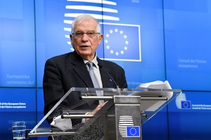 Po kritikos bangos J. Borrellis griežtina toną: Rusija gali sulaukti sankcijų