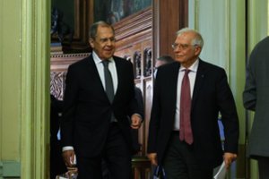 J. Borrellis iš Maskvos grįžo pažemintas: sulaukęs kritikos sugriežtino toną ir sukėlė nuostabą Kremliuje