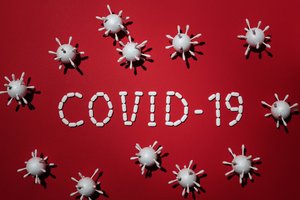 PSO skelbia nerimą keliančią žinią: COVID-19 persirgę žmonės gali užsikrėsti naujomis atmainomis
