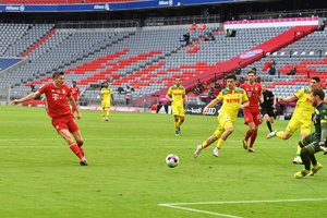 Vokietijos čempionate „Bayern“ atseikėjo penkis įvarčius Kelno komandai