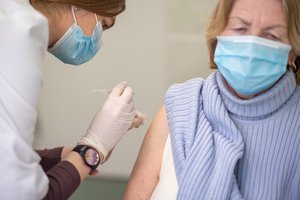 Britai ištyrė vakcinas nuo koronaviruso: išvados „antivakseriams“ nepatiks