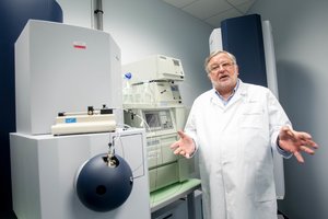 Prof. V. A. Bumelis: jei prieš 5 metus būtume investavę į virusologiją, dabar Lietuvoje gamintume COVID-19 vakciną