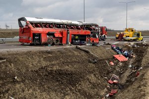Autobuso avariją Lenkijoje išgyvenę 24 ukrainiečiai grįžo tėvynėn