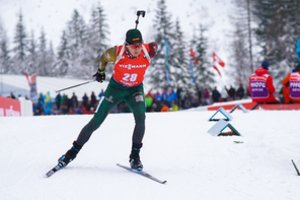 Biatlono estafetėse žibantis Tomas Kaukėnas: „Kai yra papildomų šovinių, šaudau drąsiau“