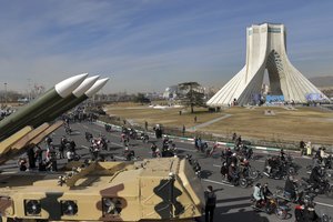 Iranas atidarė požeminį „raketų miestą“