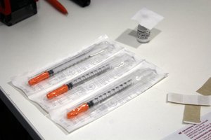 Ispanija sustabdė skiepijimą „AstraZeneca“ vakcina