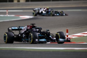 Pirmose „Formulės -1“ sezono lenktynėse – Lewiso Hamiltono išsaugota pirmoji vieta
