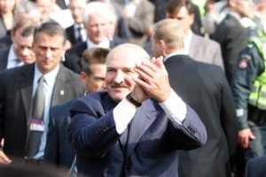 A. Lukašenka daro tvarką parduotuvėse – supyko, kad ne visos prekiauja baltarusiška produkcija