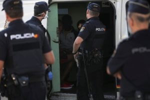Ispanijos migrantų stovykloje kilus susirėmimams sulaikyti aštuoni žmonės