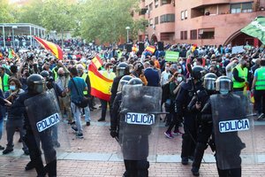 Madride per ultradešiniųjų mitingą prasiveržus smurtui sužeisti dešimtys žmonių