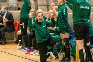 Lietuvos moterų rankinio lygoje aiški pirmoji pusfinalio kova