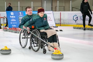 Paramos nesulaukiantis neįgalieji akmenslydininkai pateikė sensaciją Lietuvos čempionate
