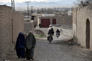 „Niekas nedrįsta paklausti, kodėl“: gyvenimas Talibano visiškai kontroliuojamame mieste