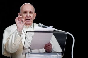 Popiežius išreiškė susirūpinimą dėl išaugusios įtampos Ukrainos rytuose