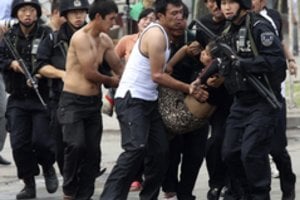 Uigūrų atstovė Seime: ne mažiau kaip milijonas žmonių yra nelegaliai įkalinti