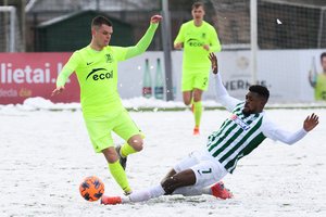 Sniegas LFF stadione „Žalgiriui“ laimės neatnešė: barstė taškus prieš „Riterius“