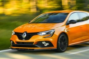 „Renault“ savo automobiliams įvedė maksimalaus greičio apribojimus