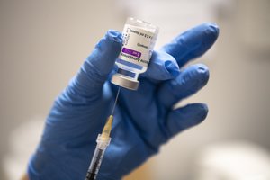 Kanada pranešė apie pirmąją su „AstraZeneca“ vakcina susijusią mirtį