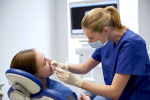 Odontologų ortopedų darbo ateitis – dirbtinis intelektas, mišri realybė ir 3D žmogaus audinių spausdinimas