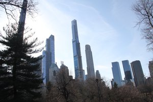 Į debesis besiremiantys dangoraižiai išgyvena renesansą: nors tikrieji galiūnai – JAV, bokštai kyla ir Lietuvoje