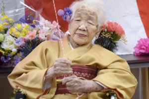 Seniausia pasaulio moteris dėl pandemijos nedalyvaus olimpinio deglo estafetėje