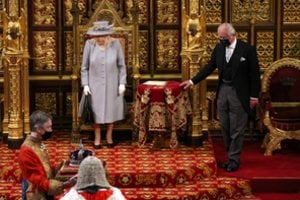 Karalienė Elizabeth II sugrįžo į viešąjį gyvenimą ir pristatė naują vyriausybės darbotvarkę