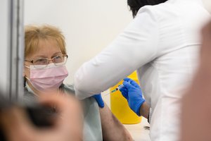 Į Lietuvą pristatytos „Moderna“ ir „Vaxzevria“ vakcinų siuntos