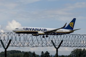 Maskva: „Ryanair“ lėktuvo nutupdymas pasitelkus naikintuvą – pagrįstas