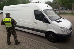 Pasieniečiai sulaikė Jungtinėje Karalystėje vogtą mikroautobusą