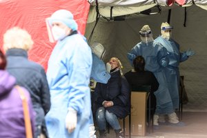 Lietuvoje – 562 nauji koronaviruso atvejai, mirė 7 pacientai, antrąjį skiepą gavo 11 tūkst. žmonių