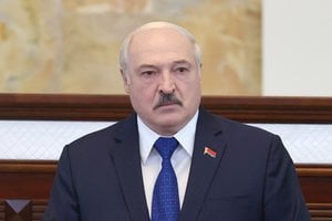 Įvertino Baltarusijos kaltinimus V. Adamkui: leidžiame režimui piktnaudžiauti mūsų teise