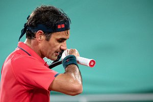 Prancūzijoje pergales pasiekė R. Nadalis ir R. Federeris – pastarasis svarsto apie pasitraukimą iš turnyro