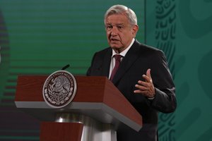 Meksikos rinkimuose ant kortos pastatyta prezidento žadama „transformacija“