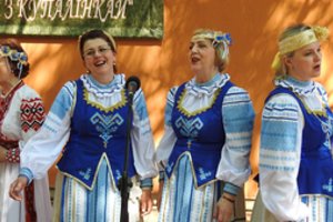 Klaipėdoje skleidžiasi baltarusių kultūros žiedai: rūstaus tėvelio pamokymai tautai – nė motais